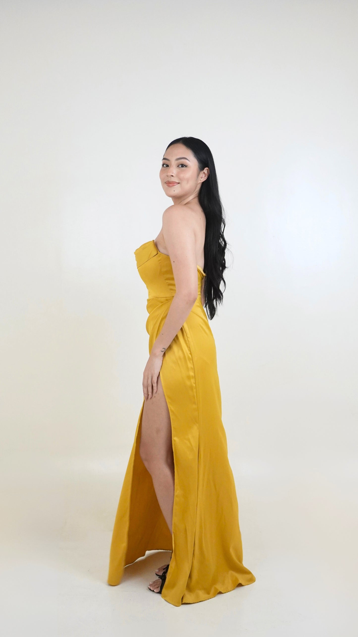 Eva Aguspina | Tube gown with slit