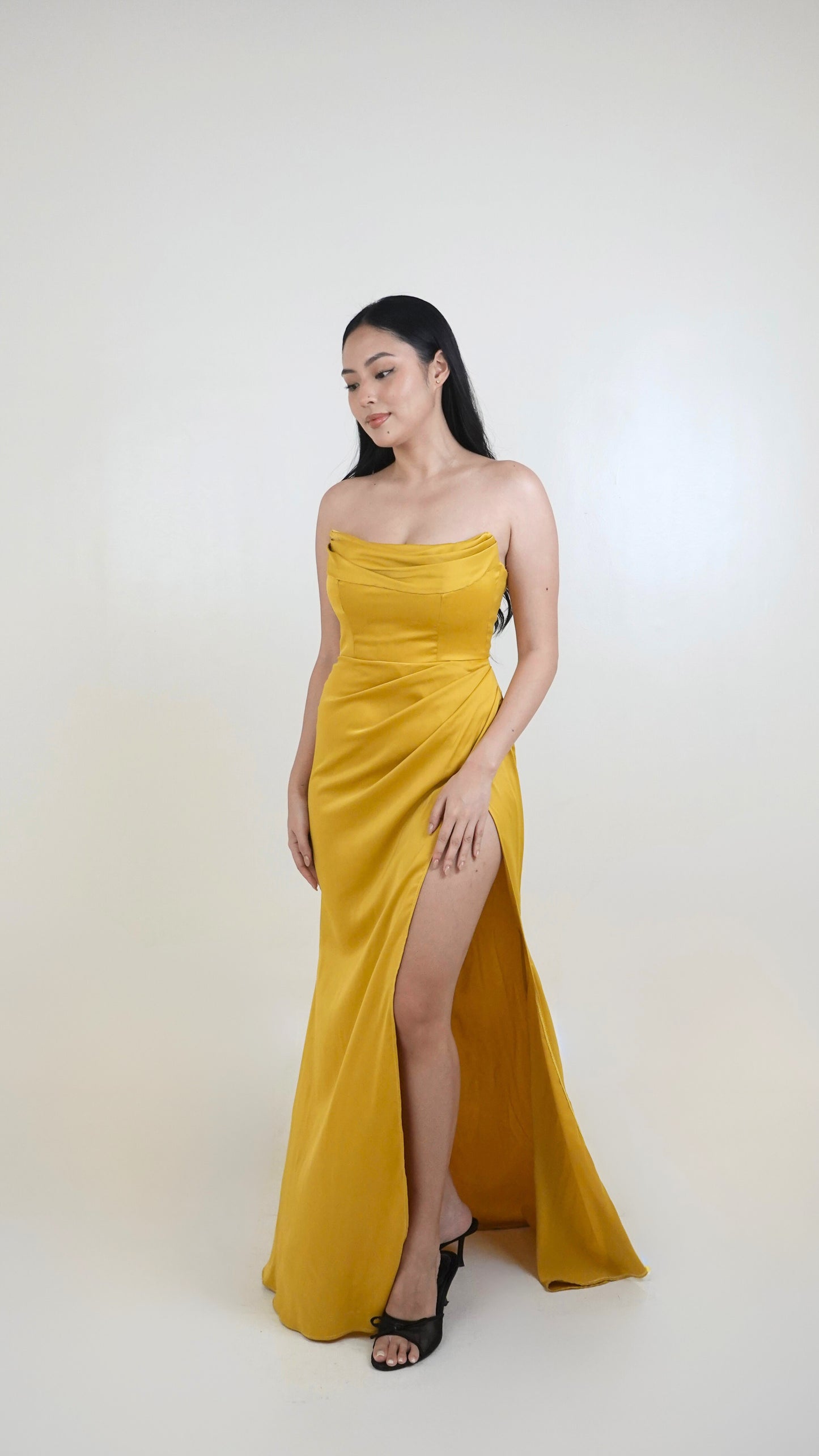 Eva Aguspina | Tube gown with slit